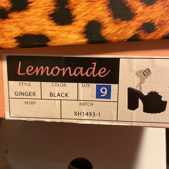 Black fuzzy platform sandal heels - Picture 5 of 5